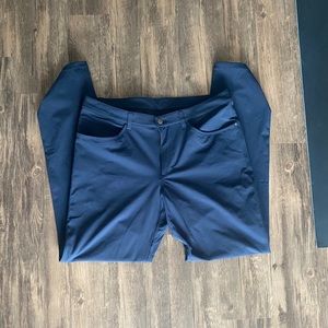 Lululemon ABC pants NWOT